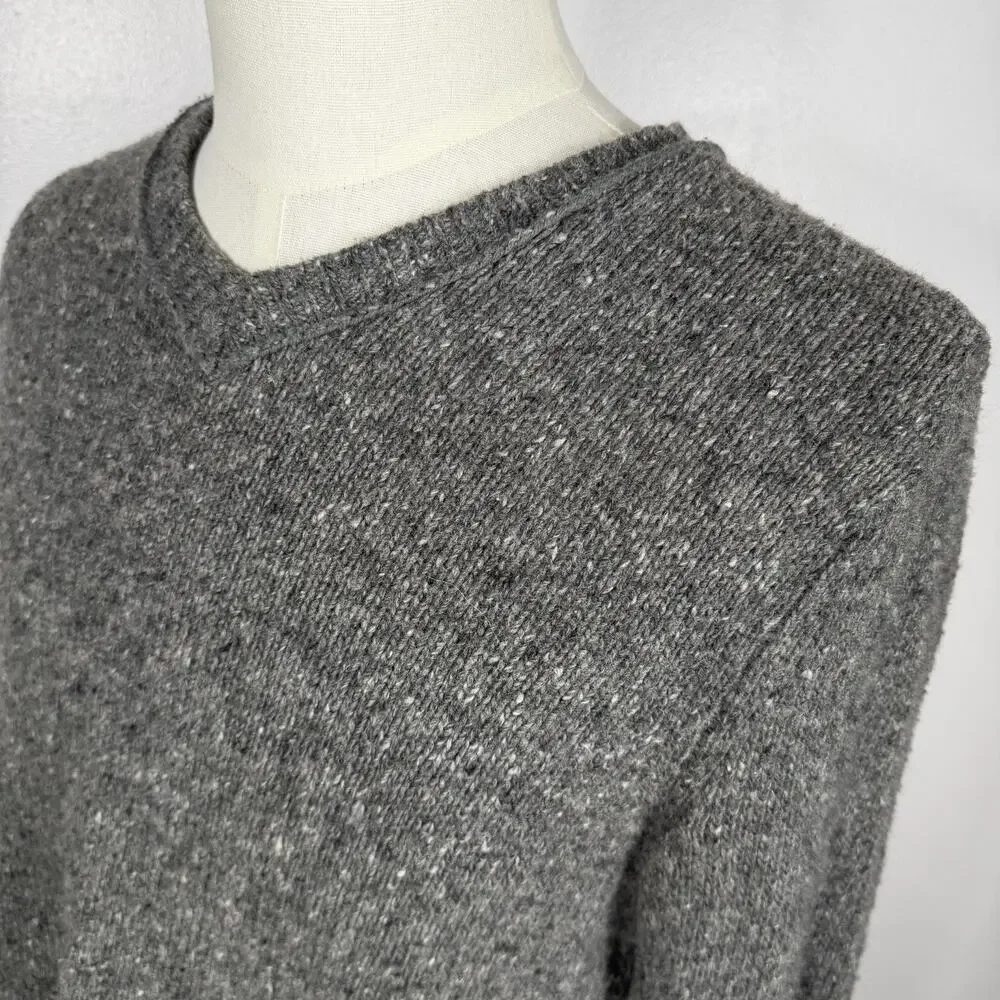 Banana Republic Men’s Lambswool Blend Gray V-Neck Sweater Size M